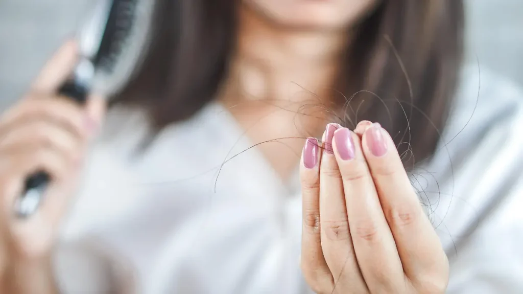 Saisonaler Haarausfall im Herbst