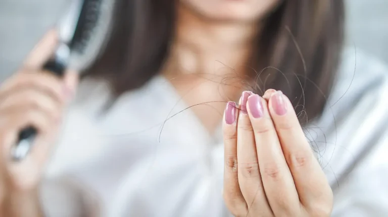 Saisonaler Haarausfall im Herbst